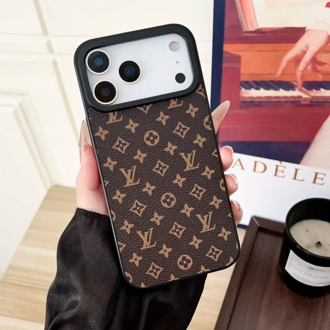Gucci iPhone 18 Pro Case – Small Monogram & Damier Leather - Serene