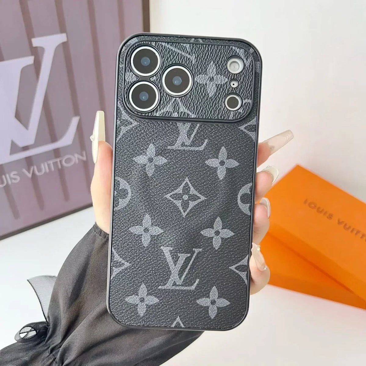 Louis Vuitton iPhone 18 Pro Case MagSafe – Classic Monogram Leather Dark - Serene