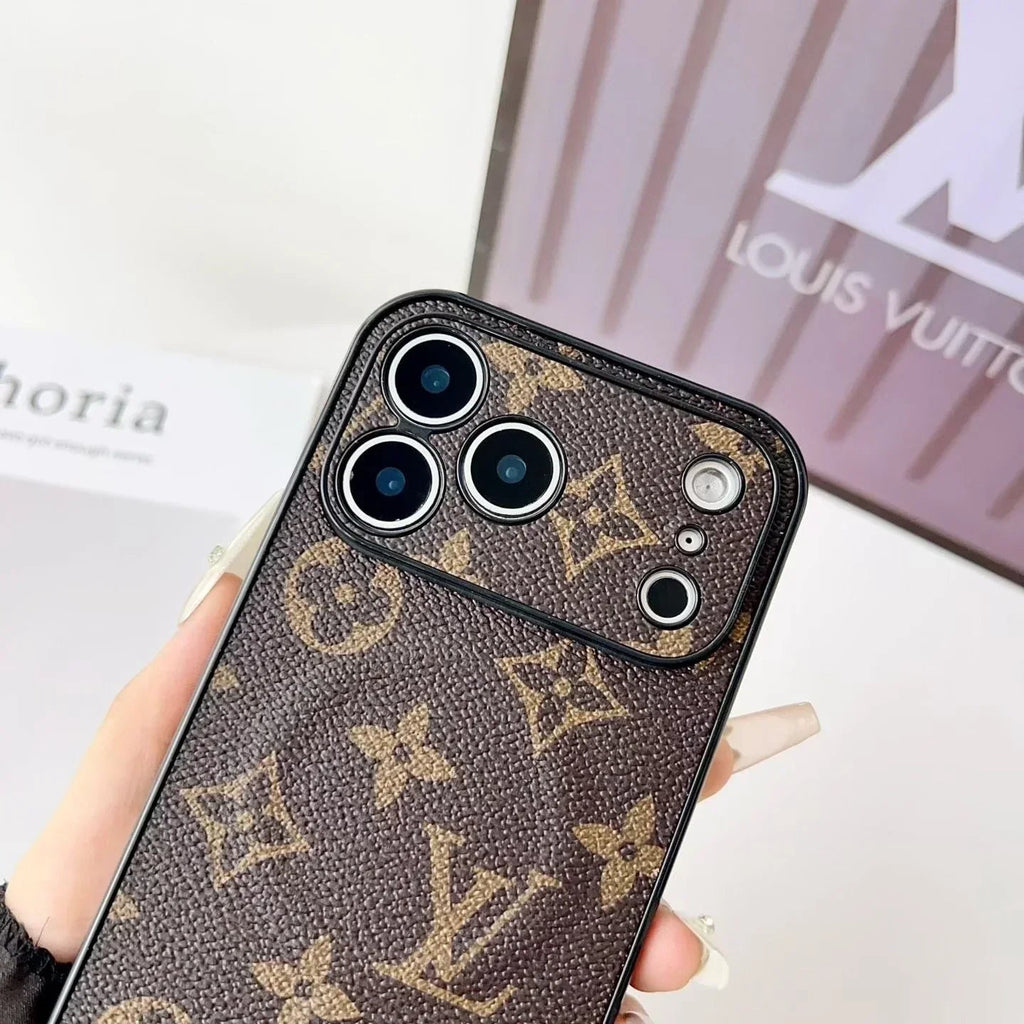 Louis Vuitton iPhone 18 Pro Case MagSafe – Classic Monogram Leather Dark - Serene