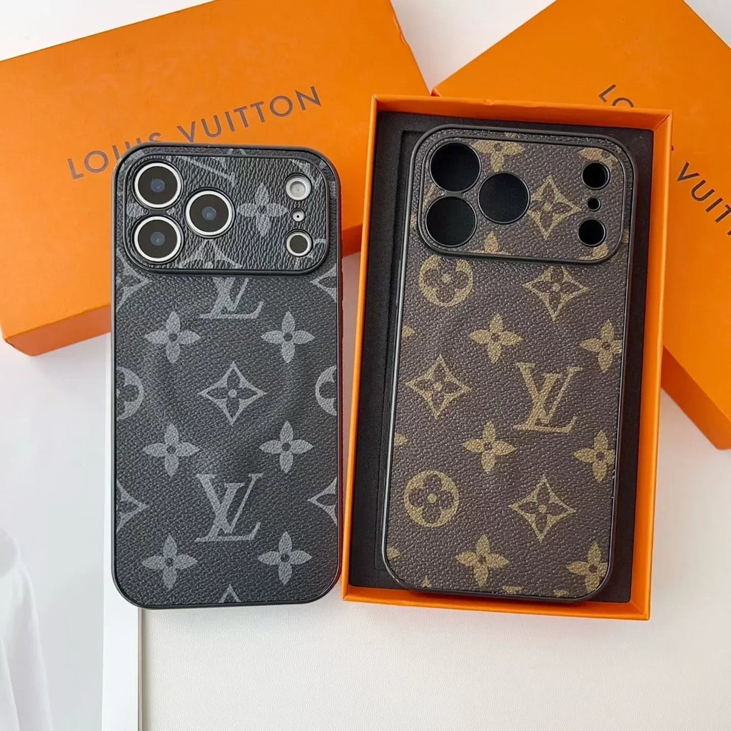 Louis Vuitton iPhone 18 Pro Case MagSafe – Classic Monogram Leather Dark - Serene