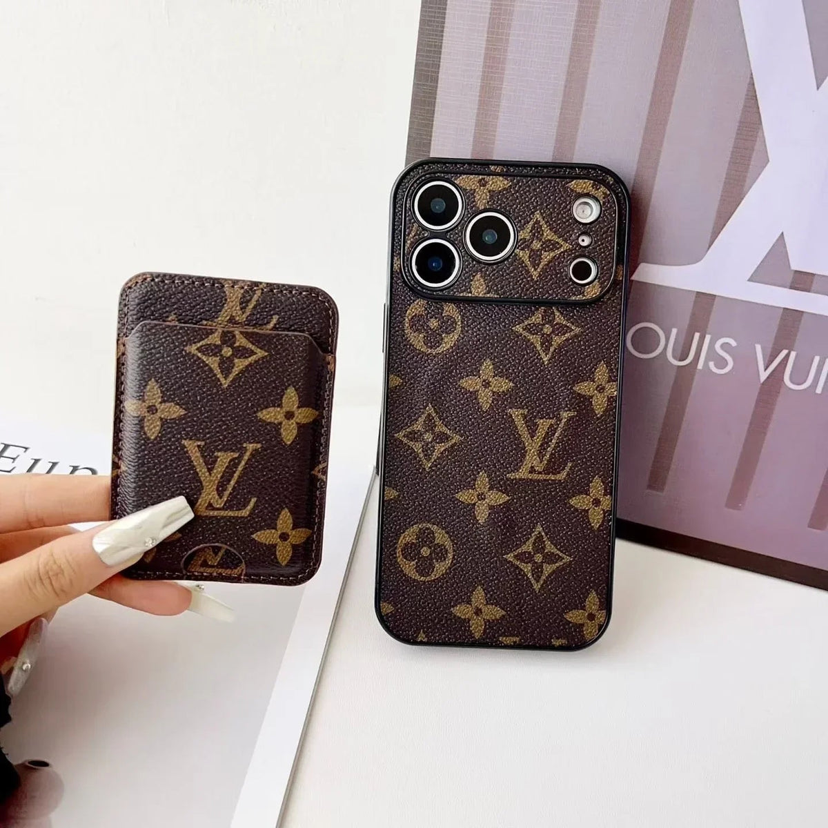 Louis Vuitton iPhone 18 Pro Case MagSafe – Classic Monogram Leather Dark - Serene