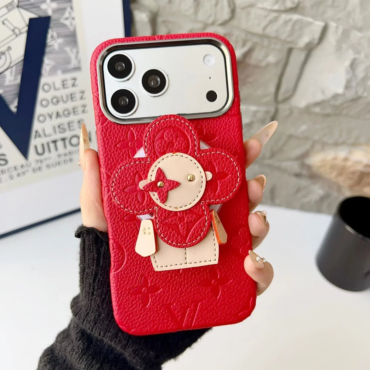Louis Vuitton iPhone 18 Pro Case MagSafe Leather with Flower Grip – Orange - Serene