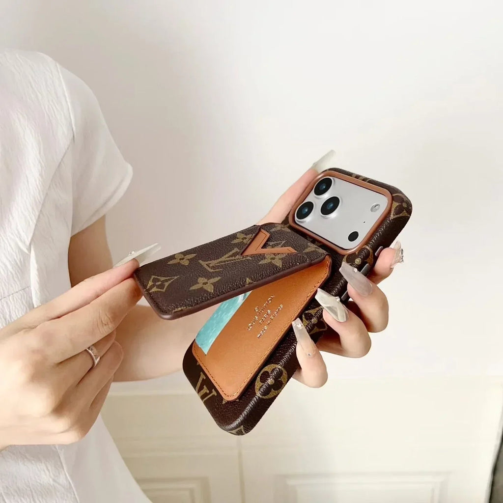 Louis Vuitton iPhone 18 Pro Case with Cardholder – Small Monogram Leather - Serene