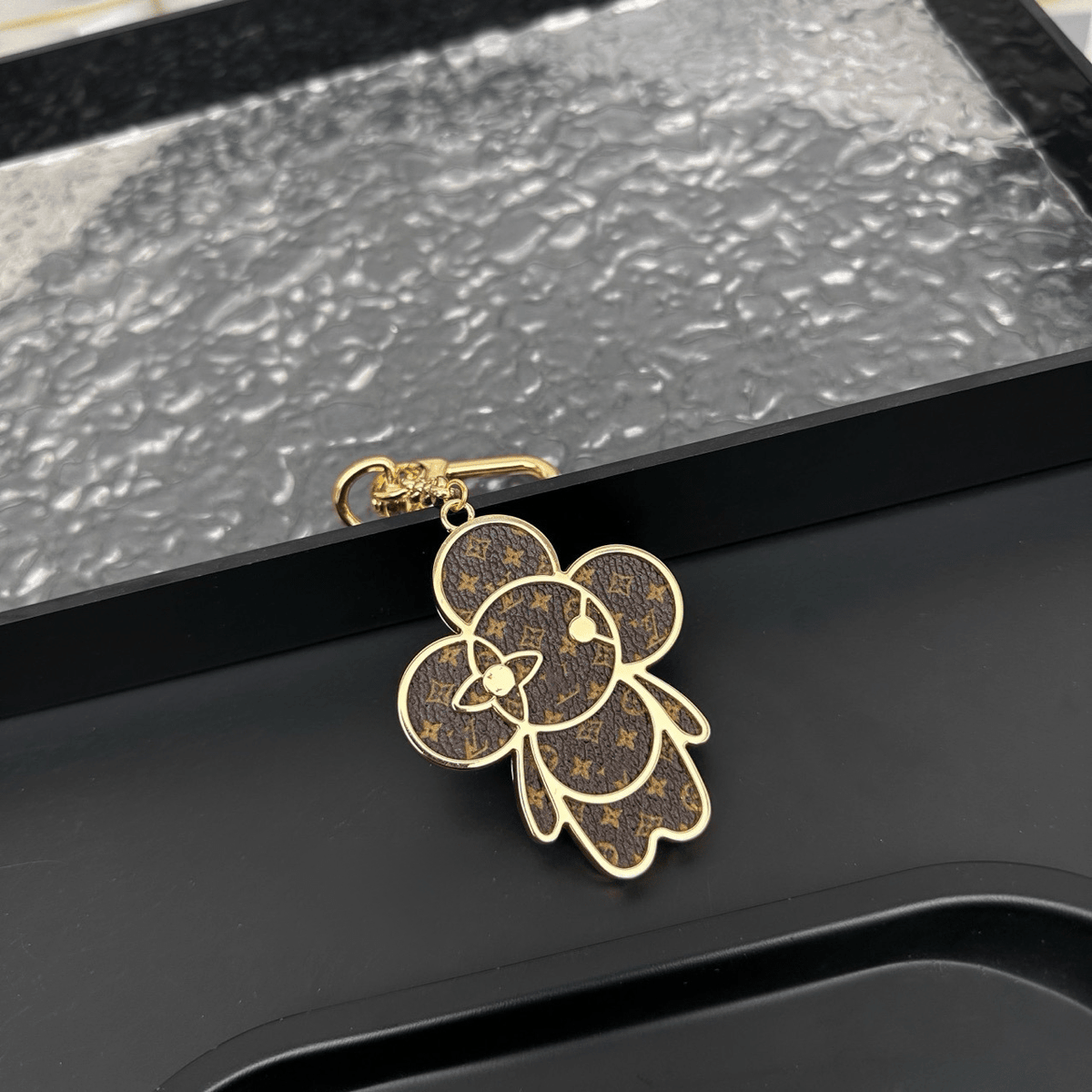 Louis Vuitton Vivienne Monogram Metal Bag Charm Keychain - Serene