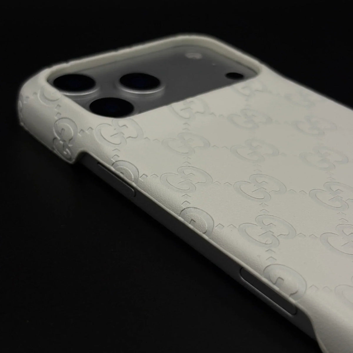 Luxury Gucci iPhone 18 Pro Case | GG Monogram Leather - Serene
