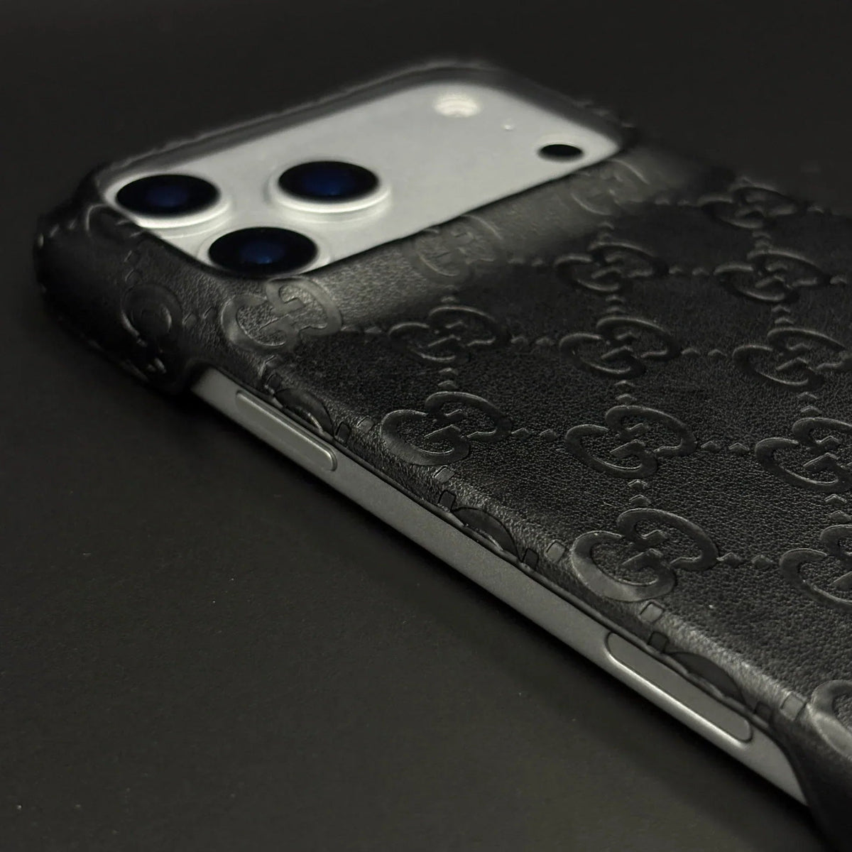 Luxury Gucci iPhone 18 Pro Case | GG Monogram Leather White Brown - Serene