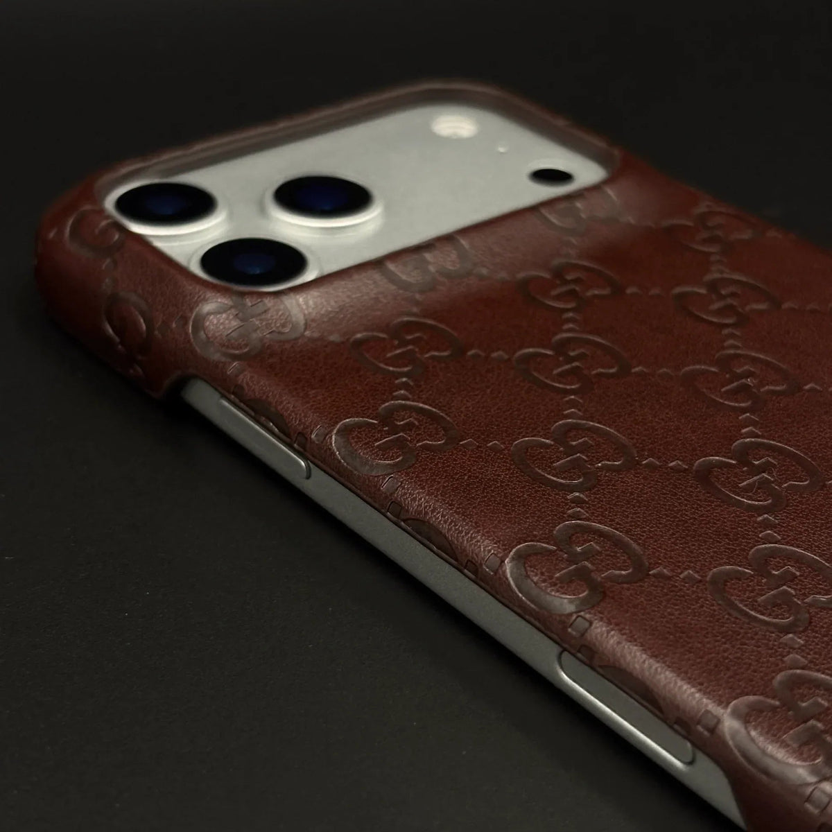 Luxury Gucci iPhone 18 Pro Case | GG Monogram Leather White Brown - Serene