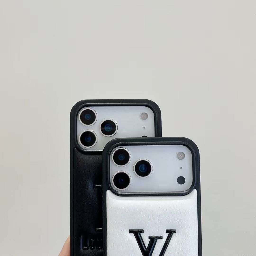 Luxury Louis Vuitton iPhone 18 Pro Case – Ultra-Slim Designer LV Cover For iPhone - Serene